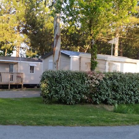Отель Camping Les Peupliers Saint-Pere-en-Retz Экстерьер фото