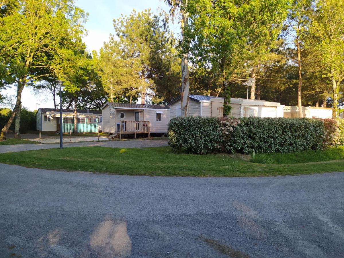 Отель Camping Les Peupliers Saint-Pere-en-Retz Экстерьер фото