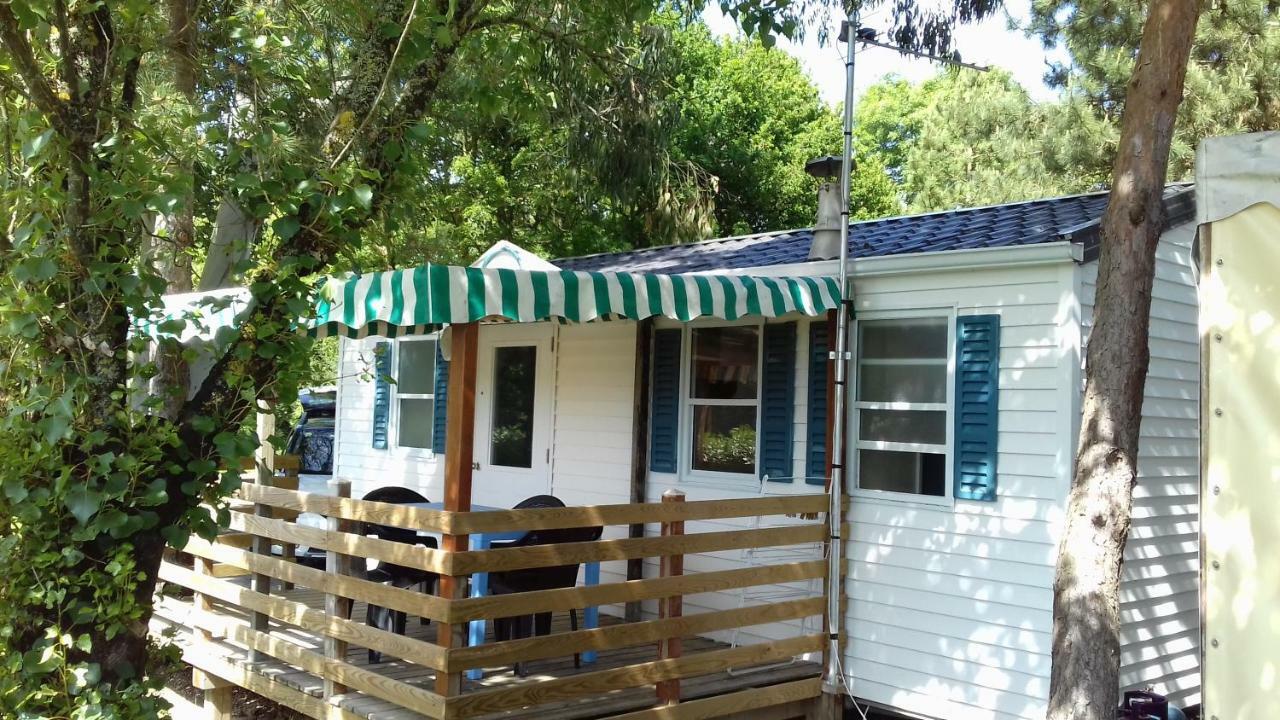 Отель Camping Les Peupliers Saint-Pere-en-Retz Экстерьер фото